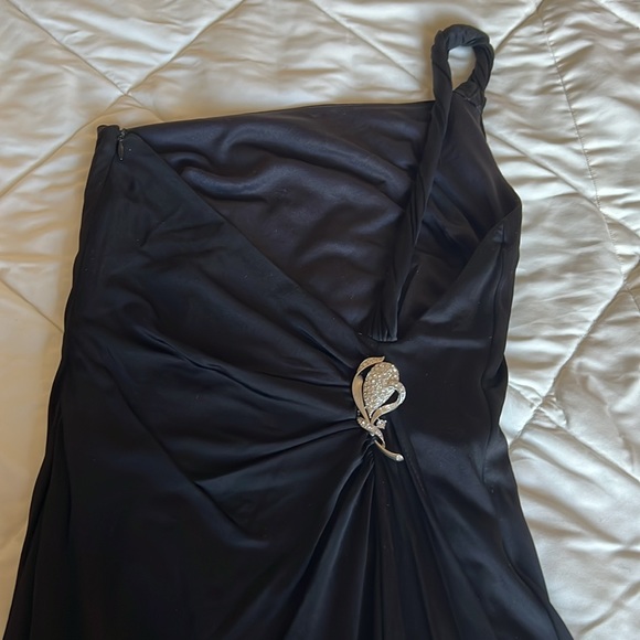 Dresses & Skirts - Vintage Black One-shoulder Low V-back Long Gown Stitched Rhinestone Brooch Siz 2